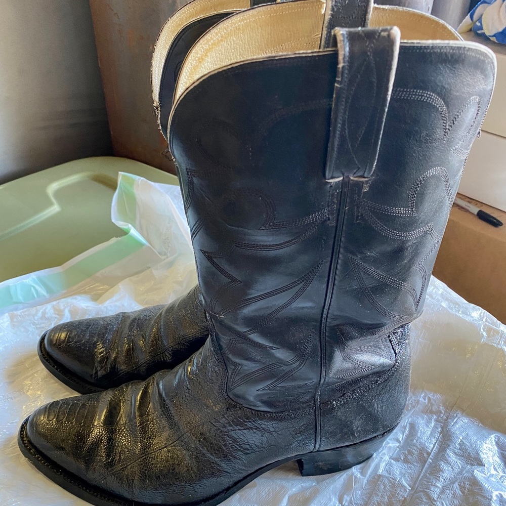 Men's black cowboy boots 🤠 👢
